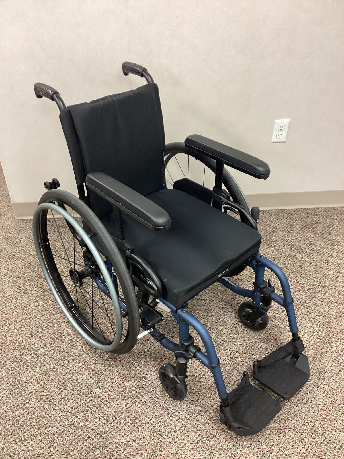 15" Manual Wheelchair