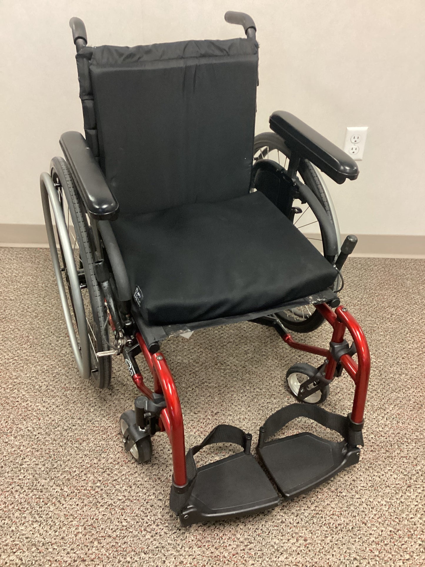 18" Manual Wheelchair