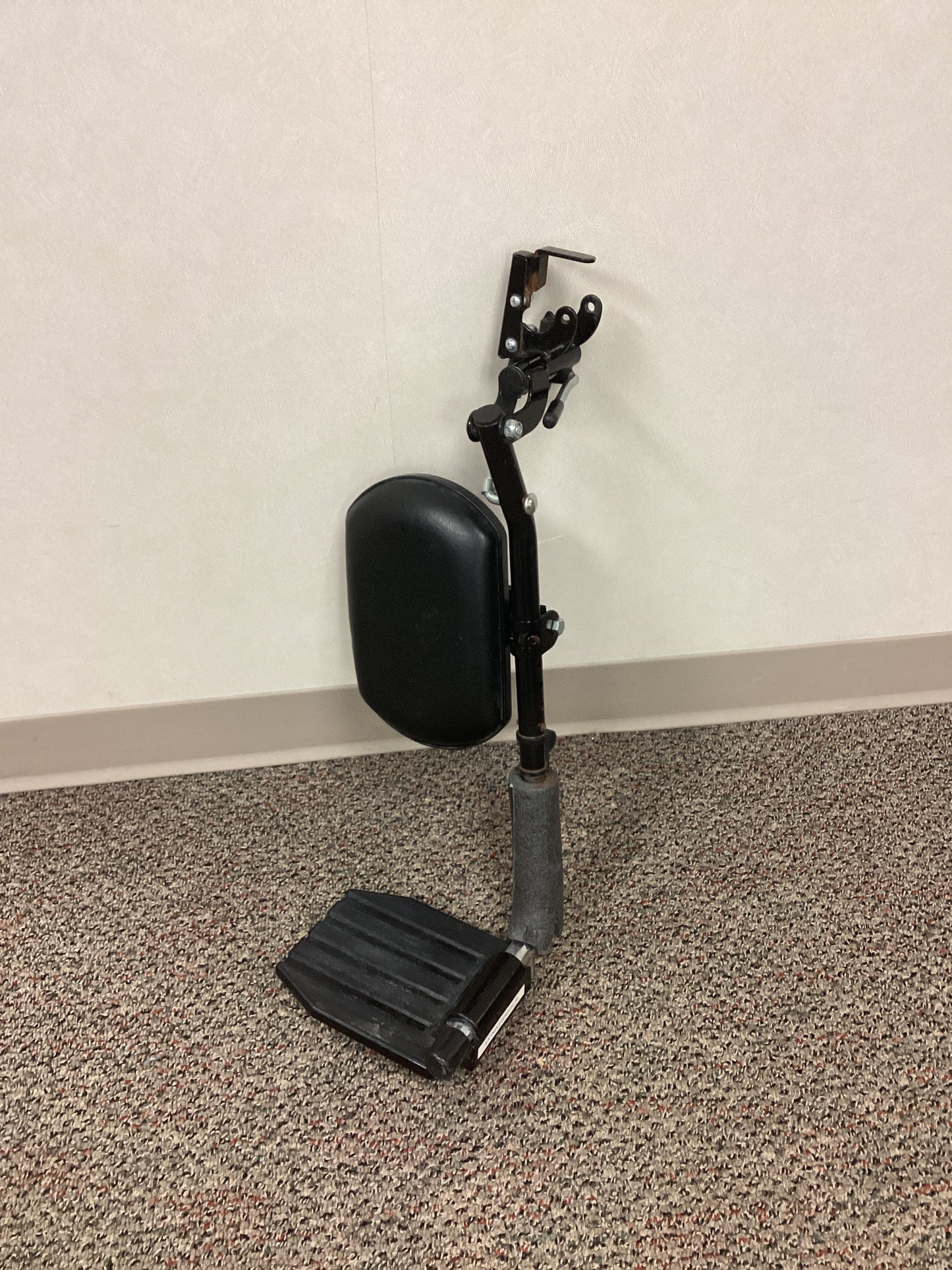 Elevating Wheel Chair Leg Rest (Left)