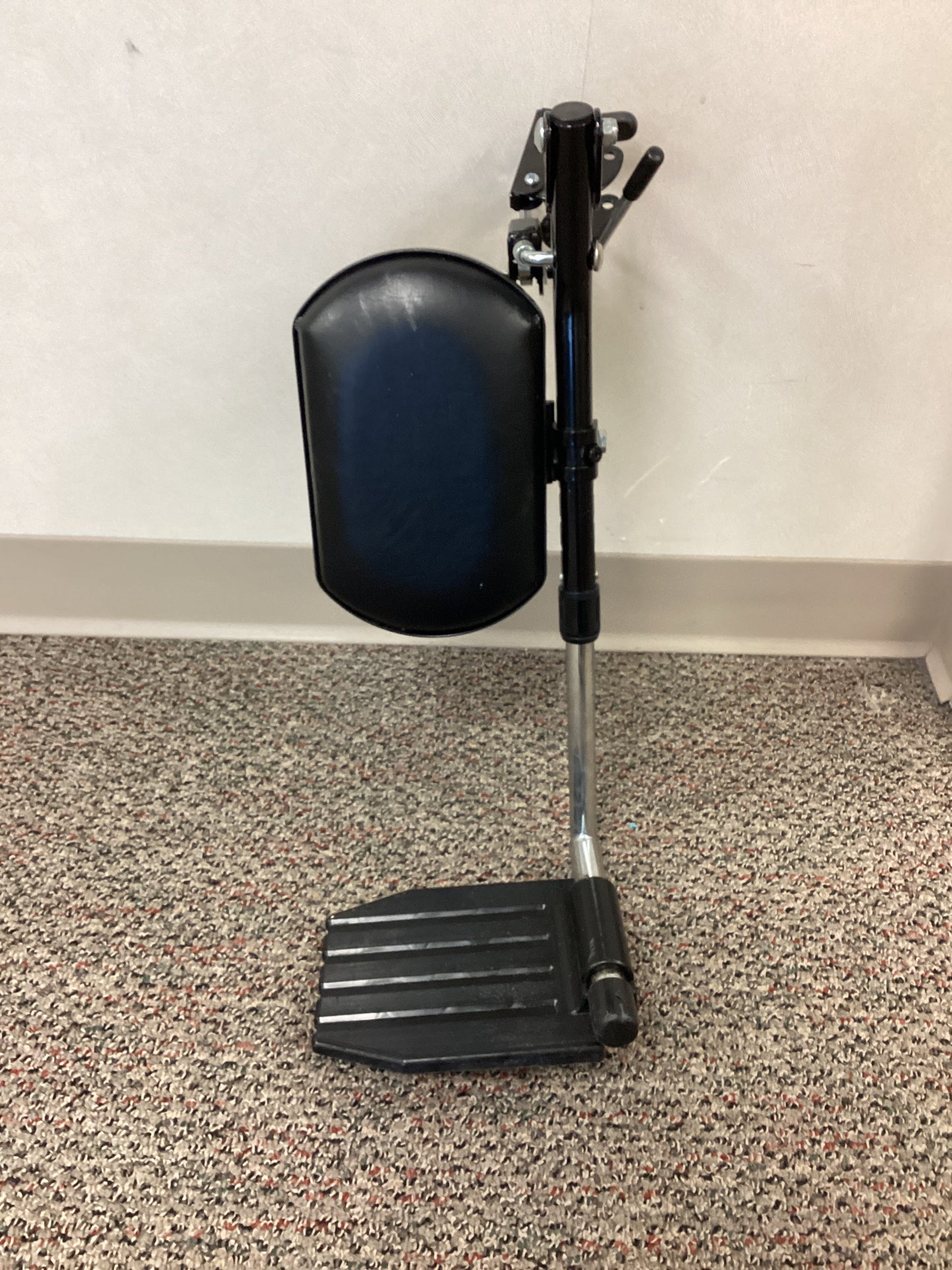Elevating Wheel Chair Leg Rest (Left)