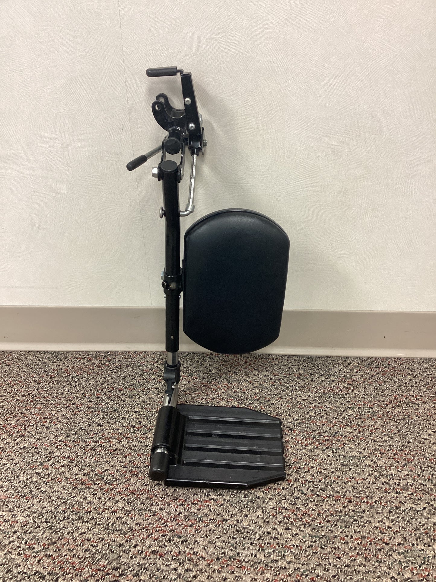 Elevating Wheel Chair Leg Rest (Right)
